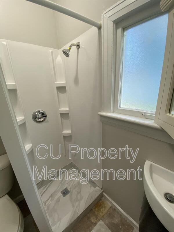 615 W White St in Champaign, IL - Building Photo - Building Photo