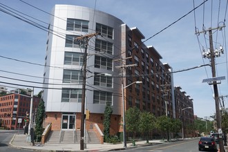 100 Marshall Street in Hoboken, NJ - Building Photo - Building Photo