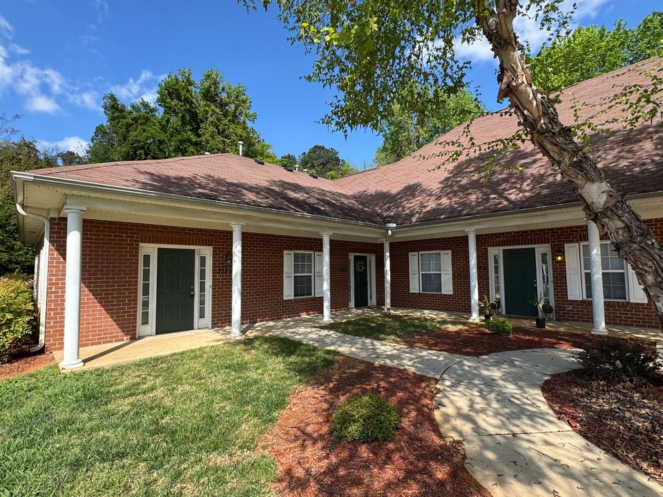 7154 Somerset Springs Dr in Charlotte, NC - Building Photo