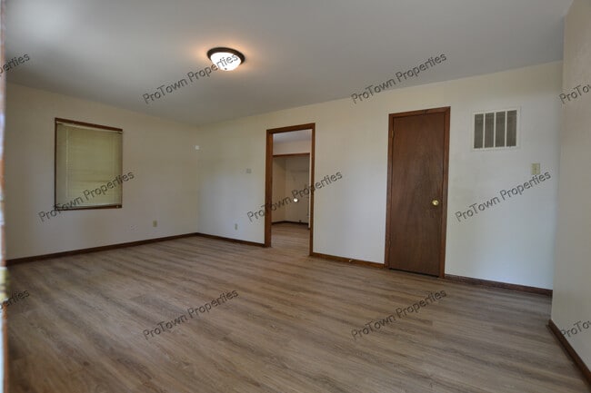 8 Girard Blvd in Joliet, IL - Building Photo - Building Photo
