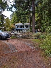 9727 Lake Shore Blvd NE in Seattle, WA - Building Photo - Building Photo