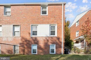 3621 S Kemper Rd in Arlington, VA - Building Photo