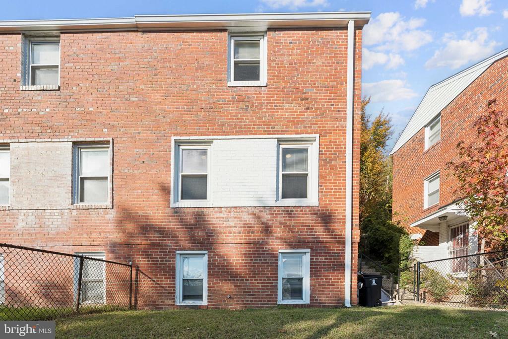 3621 S Kemper Rd in Arlington, VA - Building Photo