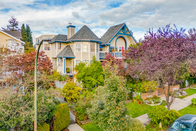 Charles Gardens in Vancouver, BC - Building Photo - Building Photo