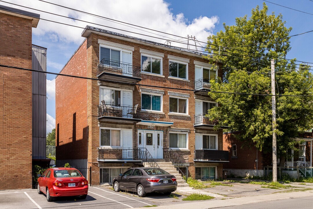 825 14E Av in Montréal, QC - Building Photo