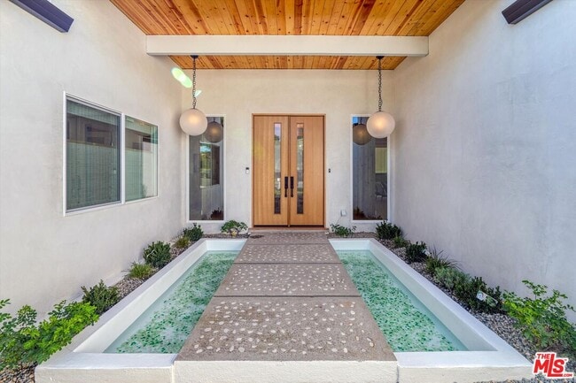 211 Bellino Dr in Los Angeles, CA - Building Photo - Building Photo