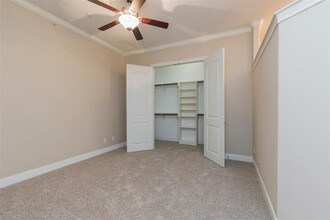 6551 Westcott St in Houston, TX - Foto de edificio - Building Photo
