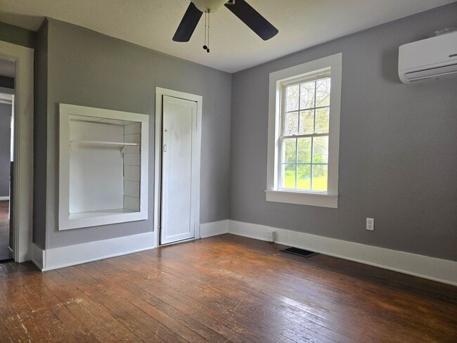 311 School St in Harriman, TN - Building Photo - Building Photo