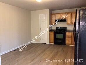 18 Ican Dr in Arden, NC - Building Photo - Building Photo