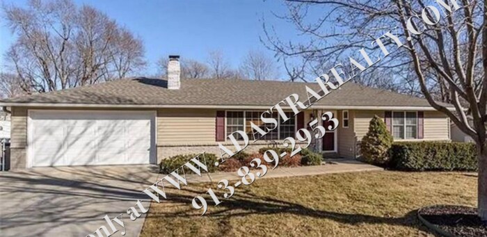 5141 Nieman Rd in Shawnee, KS - Building Photo