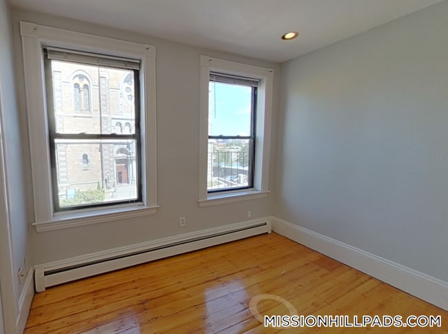 1538 Tremont St in Boston, MA - Building Photo - Building Photo