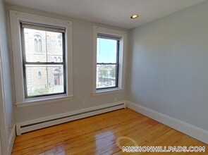 1540 Tremont St in Boston, MA - Building Photo - Building Photo