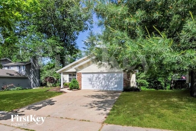 134 Holly Green Dr in Ballwin, MO - Building Photo - Building Photo