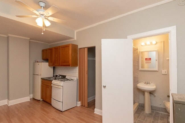 3835 N Fremont St, Unit A04C