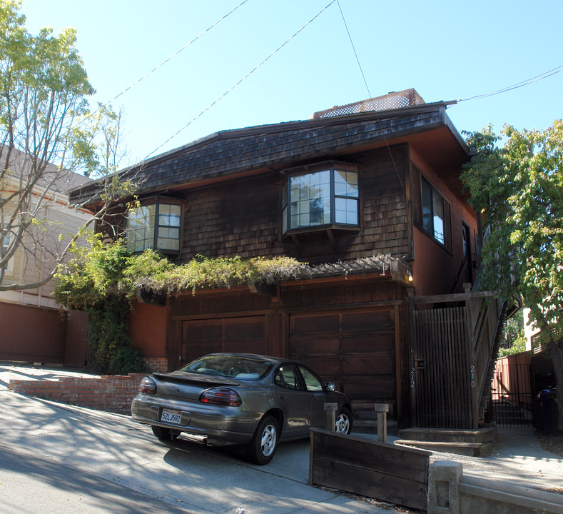 210 Castro St in Richmond, CA - Building Photo