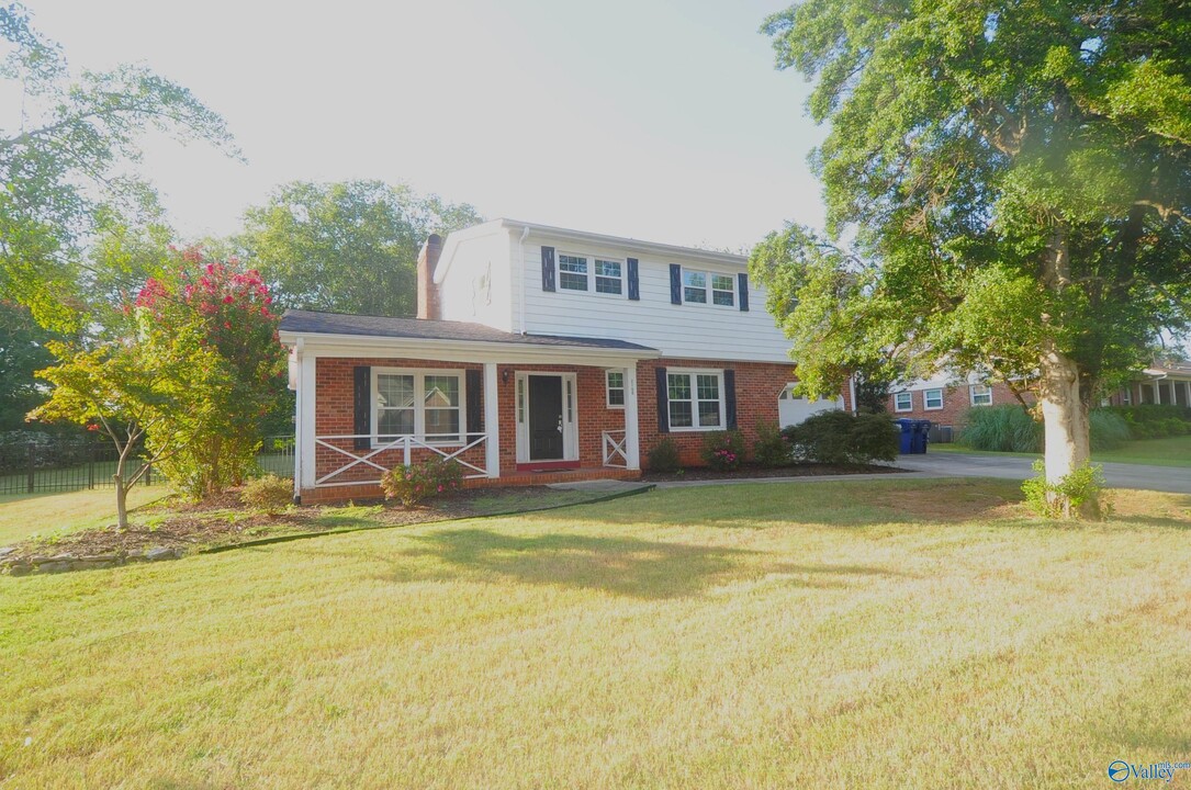 2100 Shannonhouse Rd SW in Huntsville, AL - Foto de edificio