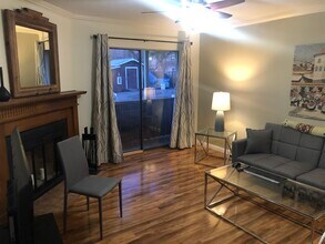 505 Oppenheimer Dr, Unit 202 in Los Alamos, NM - Building Photo - Building Photo
