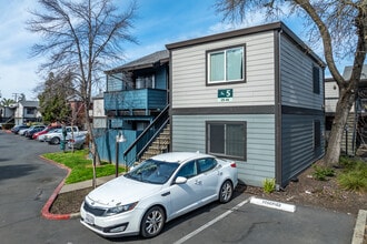 ReNew Fair Oaks in Carmichael, CA - Building Photo - Building Photo