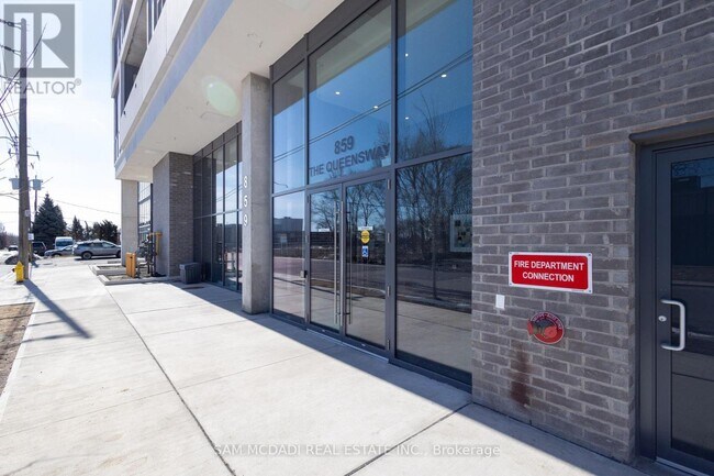 859-859 The Queensway in Toronto, ON - Building Photo - Building Photo