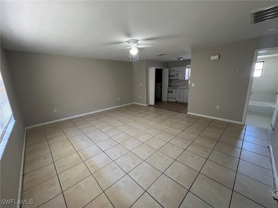 13881 First St in Ft. Myers, FL - Building Photo