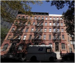 221 East 32nd Street in New York, NY - Building Photo - Building Photo