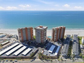 17900 Gulf Blvd in Redington Shores, FL - Building Photo