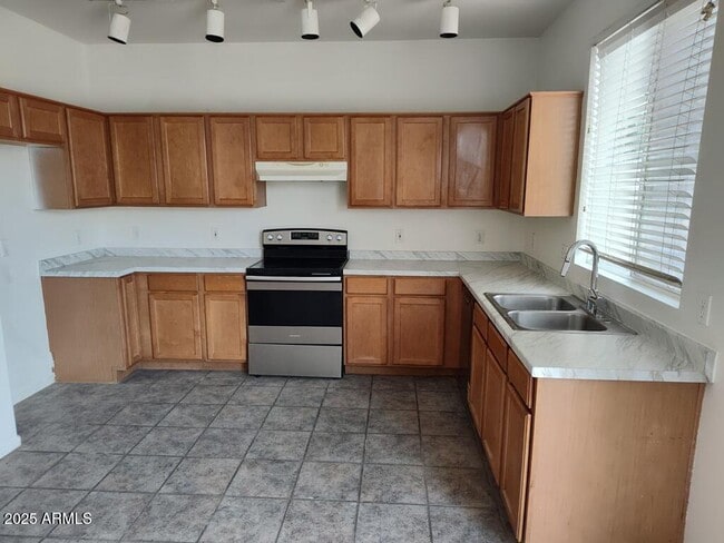 10378 W Monte Vista Rd in Avondale, AZ - Building Photo - Building Photo