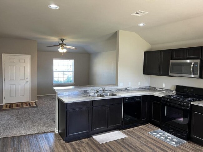 11740 NW 135th Terrace in Piedmont, OK - Building Photo - Building Photo