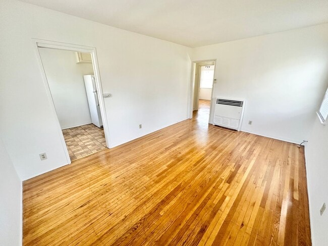 1220 1/2 E 1st St in Long Beach, CA - Building Photo - Building Photo