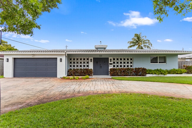 5281 SW 4th Ct in Plantation, FL - Building Photo - Building Photo