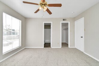 7700 W Airport Blvd in Houston, TX - Building Photo - Building Photo