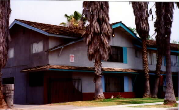 Sandra's Apartments in Riverside, CA - Foto de edificio - Building Photo