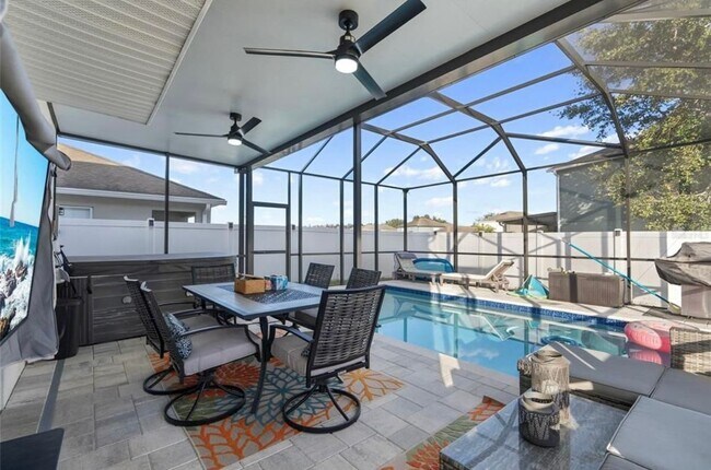 3204 Whitley Bay Ct in Land O Lakes, FL - Foto de edificio - Building Photo