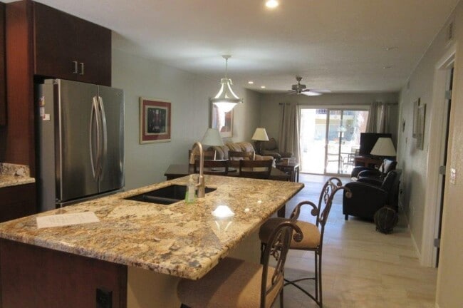7430 E Chaparral Rd in Scottsdale, AZ - Foto de edificio - Building Photo