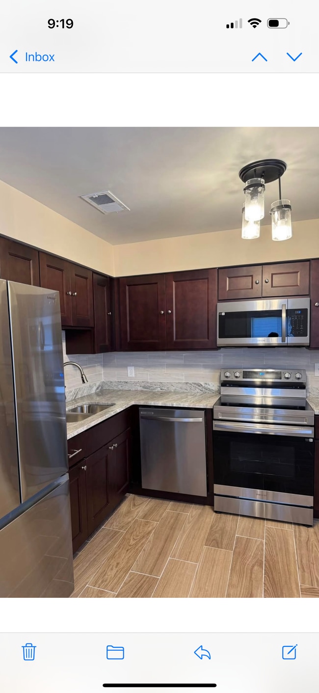 1535 Vine St in Norfolk, VA - Foto de edificio - Building Photo