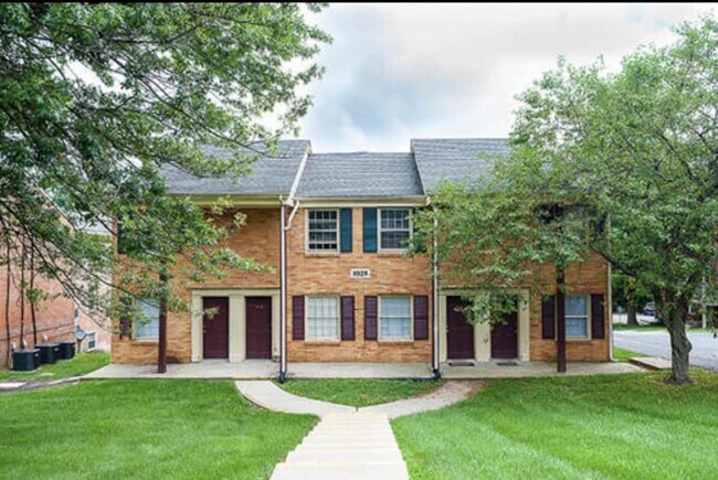 1033 Cross Keys Rd in Lexington, KY - Building Photo - Building Photo