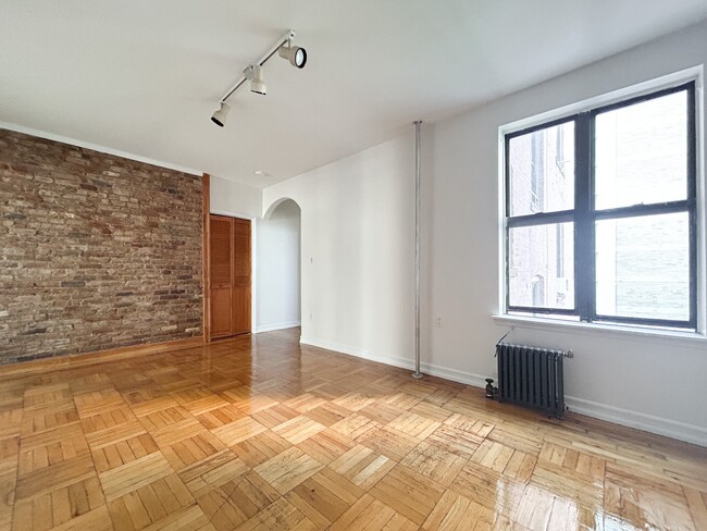 86 Haven Ave in New York, NY - Foto de edificio - Building Photo