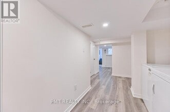 406 Nairn Ave in Toronto, ON - Building Photo - Building Photo