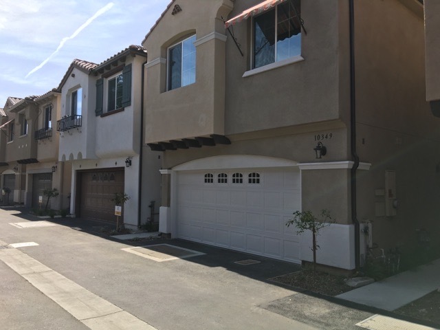 10345 Diamond Way in Pacoima, CA - Building Photo