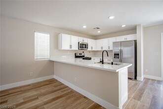 2108 Sandy Ln in Las Vegas, NV - Building Photo - Building Photo