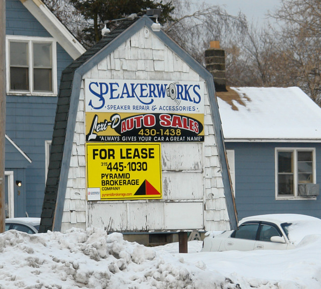 6035 E Taft Rd in North Syracuse, NY - Building Photo - Building Photo