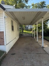 10421 Renfrew Dr in St. Louis, MO - Building Photo - Building Photo