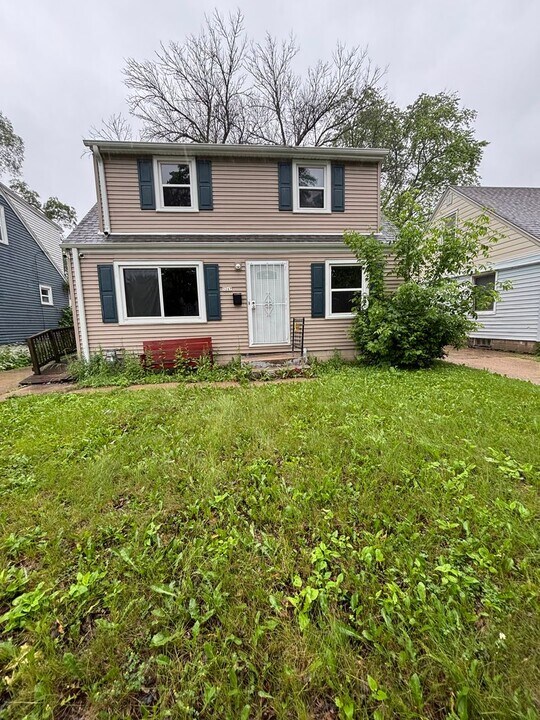 5267 N 51st Blvd in Milwaukee, WI - Building Photo