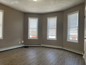 105 Ridge St, Unit 2 in Providence, RI - Foto de edificio - Building Photo