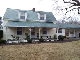 181 E Wall St in Cookeville, TN - Building Photo