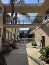 4623 La Mirada in Los Angeles, CA - Building Photo - Building Photo