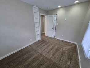 423 E Diehl Ave in Des Moines, IA - Building Photo - Building Photo