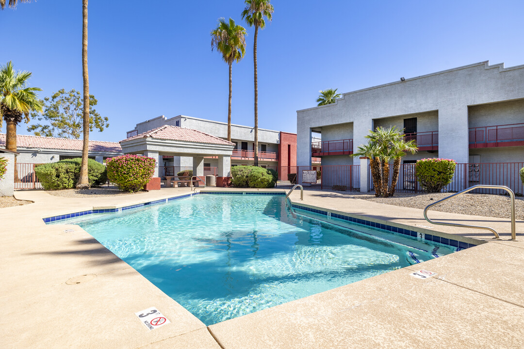 Coral Gardens in Phoenix, AZ - Building Photo