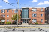 184 Pequot Ave, Unit 204 in New London, CT - Building Photo - Building Photo