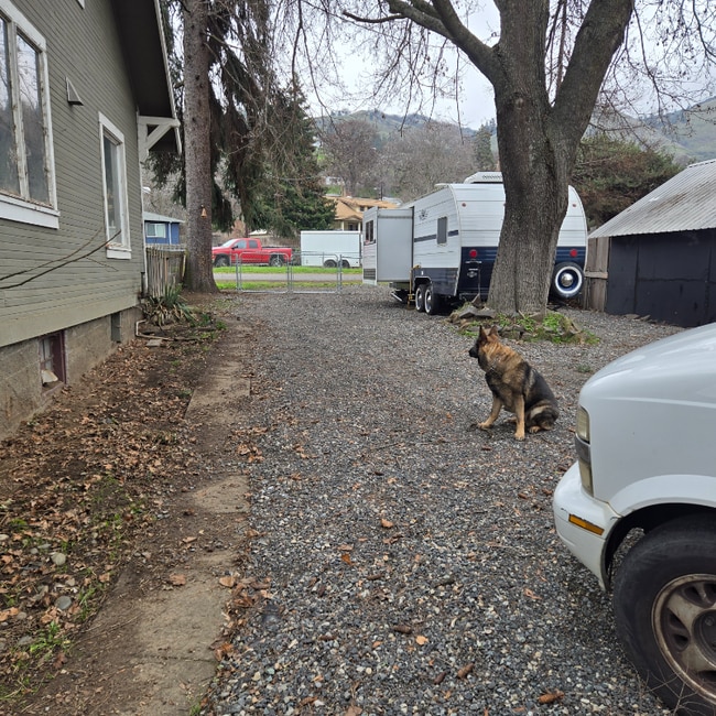 316 Tacoma Ave in Lyle, WA - Building Photo - Building Photo